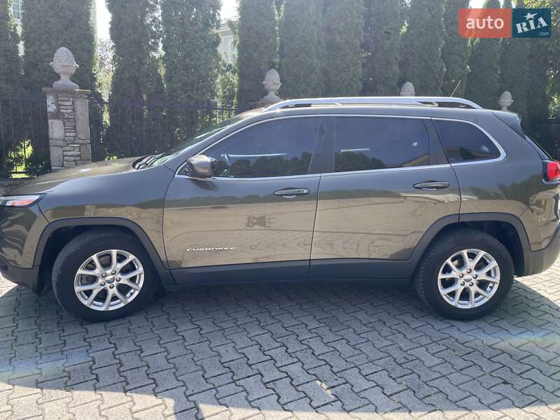 Позашляховик / Кросовер Jeep Cherokee 2014 в Надвірній