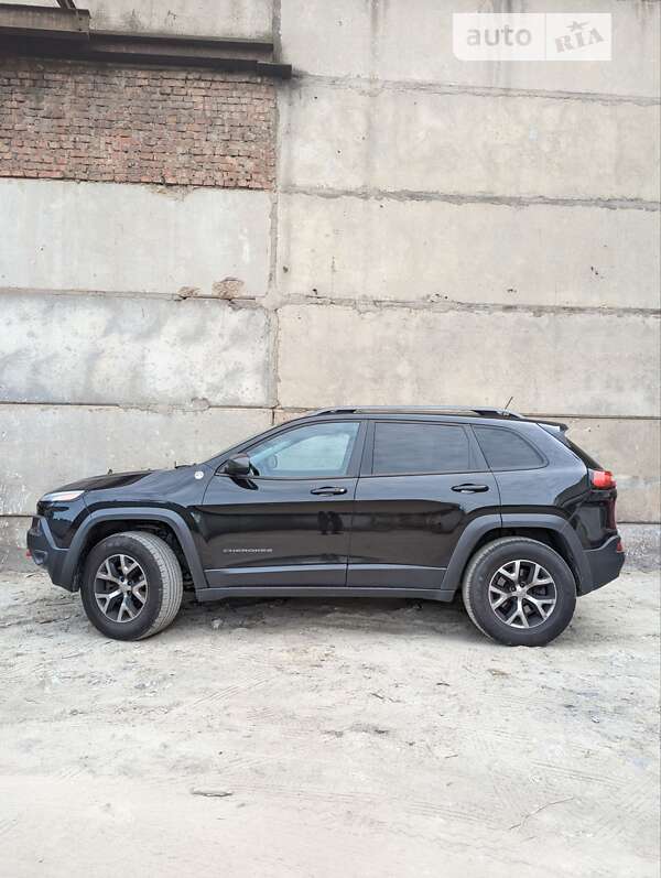 Внедорожник / Кроссовер Jeep Cherokee 2013 в Львове