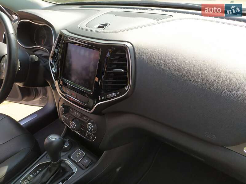 Позашляховик / Кросовер Jeep Cherokee 2019 в Полтаві фото 27 Позашляховик / Кросовер Jeep Cherokee 2019 в Полтаві