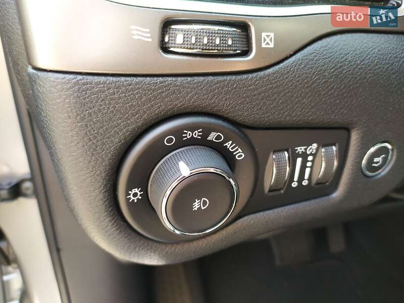 Позашляховик / Кросовер Jeep Cherokee 2019 в Полтаві фото 37 Позашляховик / Кросовер Jeep Cherokee 2019 в Полтаві