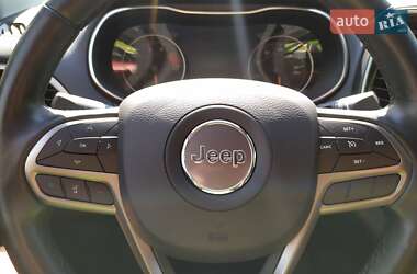Внедорожник / Кроссовер Jeep Cherokee 2019 в 