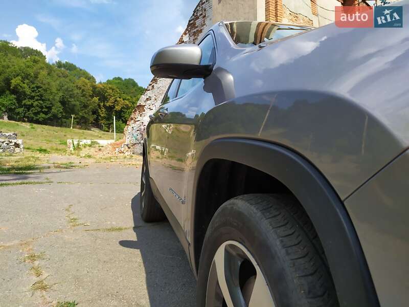 Позашляховик / Кросовер Jeep Cherokee 2019 в Полтаві фото 42 Позашляховик / Кросовер Jeep Cherokee 2019 в Полтаві