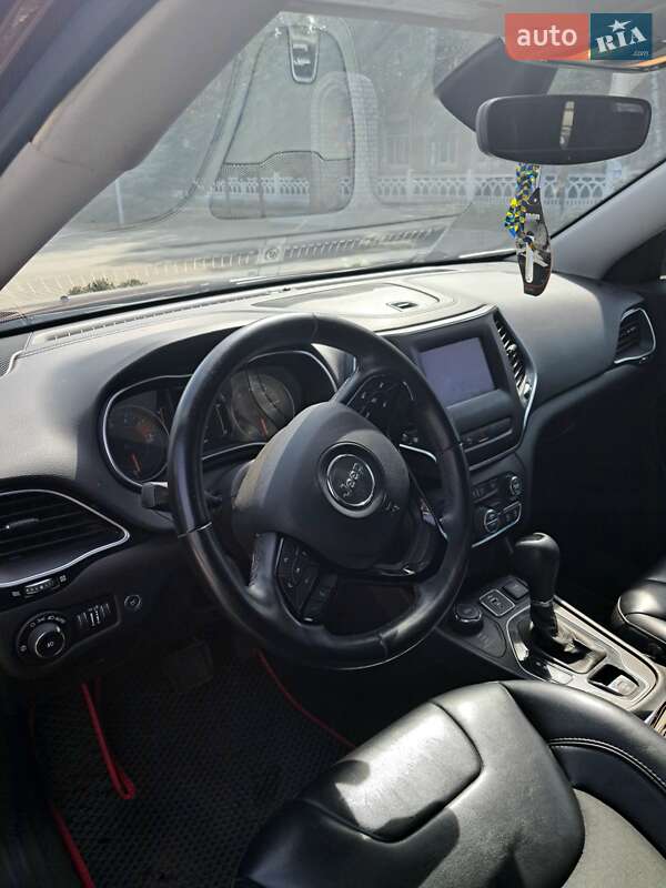 Позашляховик / Кросовер Jeep Cherokee 2018 в Новомосковську