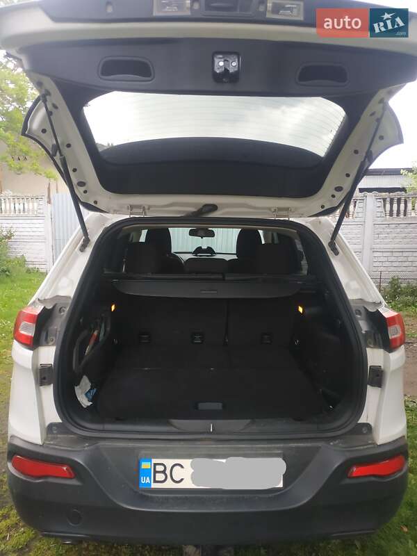 Позашляховик / Кросовер Jeep Cherokee 2016 в Львові