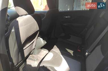 Внедорожник / Кроссовер Jeep Cherokee 2016 в 