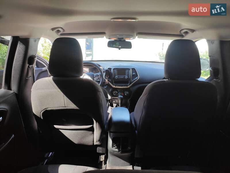 Позашляховик / Кросовер Jeep Cherokee 2016 в Львові