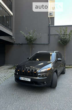 Позашляховик / Кросовер Jeep Cherokee 2015 в 