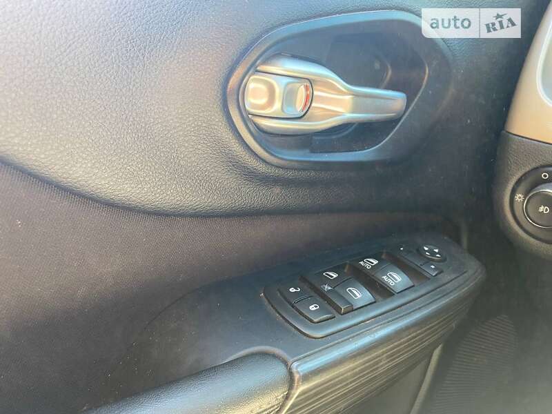 Внедорожник / Кроссовер Jeep Cherokee 2015 в Смеле фото 25 Внедорожник / Кроссовер Jeep Cherokee 2015 в Смеле