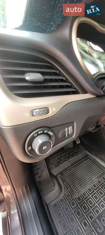 Позашляховик / Кросовер Jeep Cherokee 2017 в Херсоні