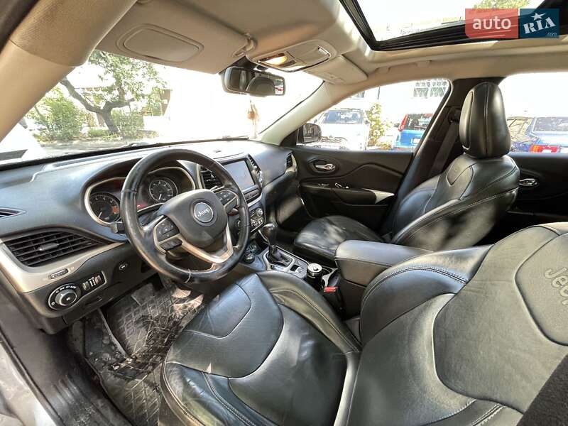 Внедорожник / Кроссовер Jeep Cherokee 2014 в Горишних Плавнях
