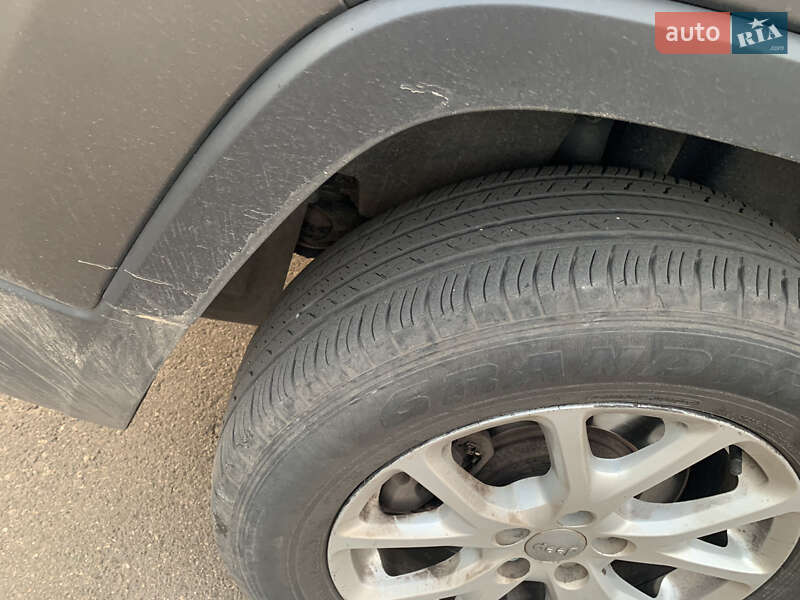 Позашляховик / Кросовер Jeep Cherokee 2016 в Кривому Розі