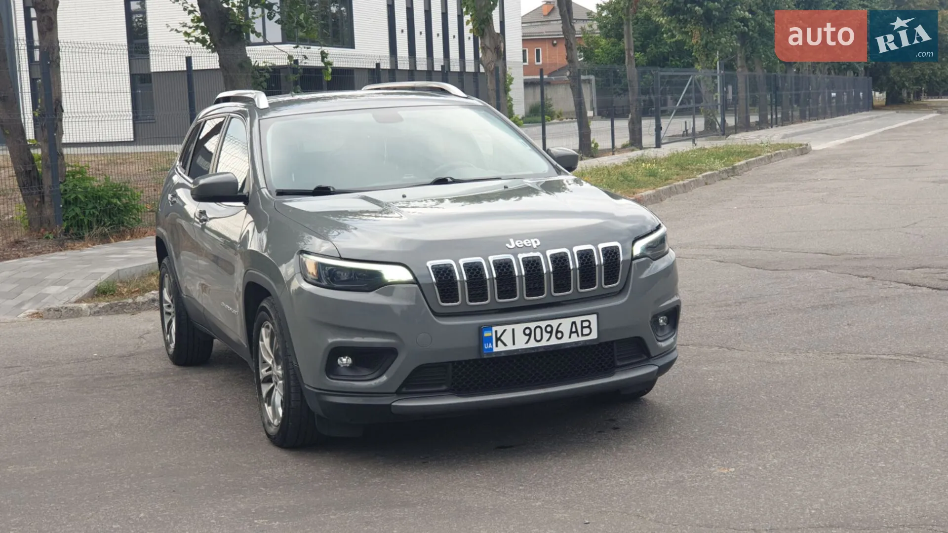2019 Jeep Cherokee - мініатюра 2