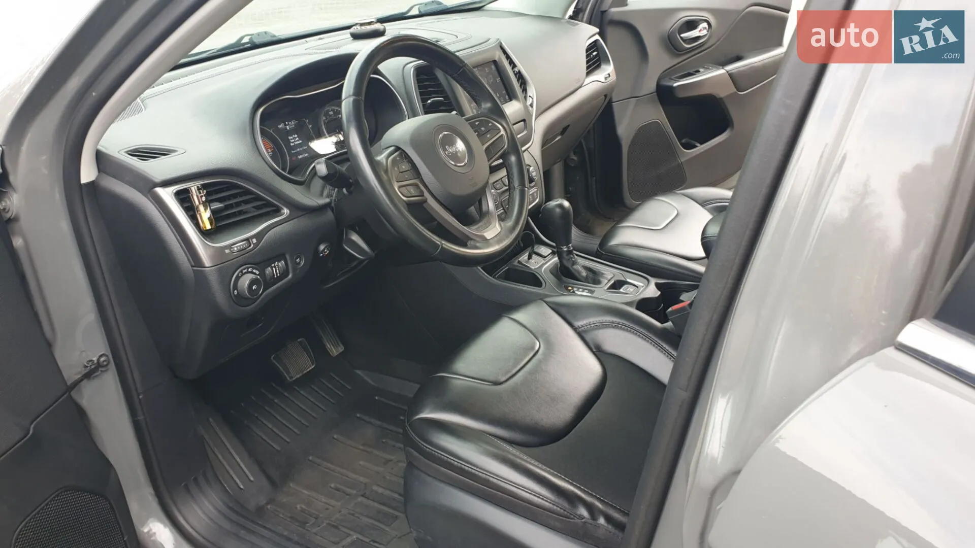 2019 Jeep Cherokee - мініатюра 33