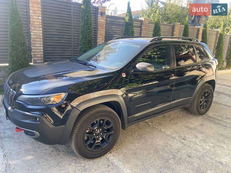 Позашляховик / Кросовер Jeep Cherokee 2018 в Краснограді