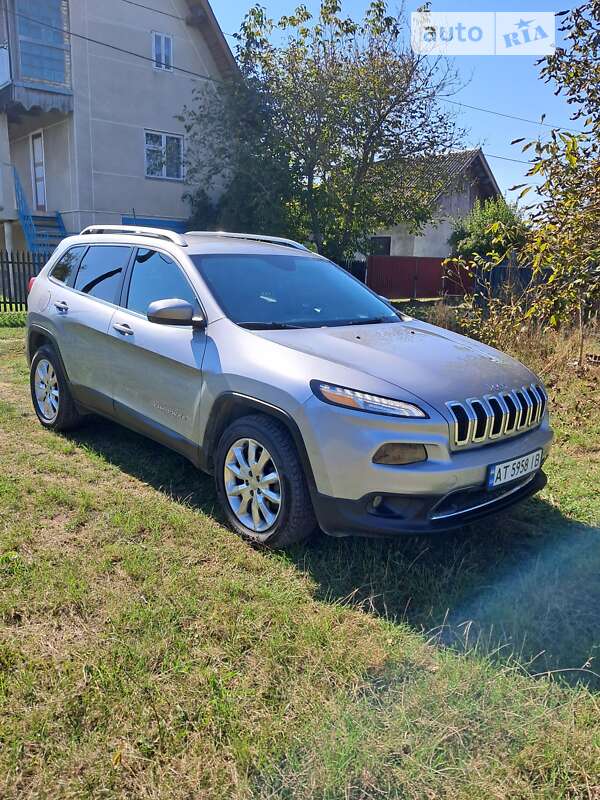 Позашляховик / Кросовер Jeep Cherokee 2016 в Івано-Франківську