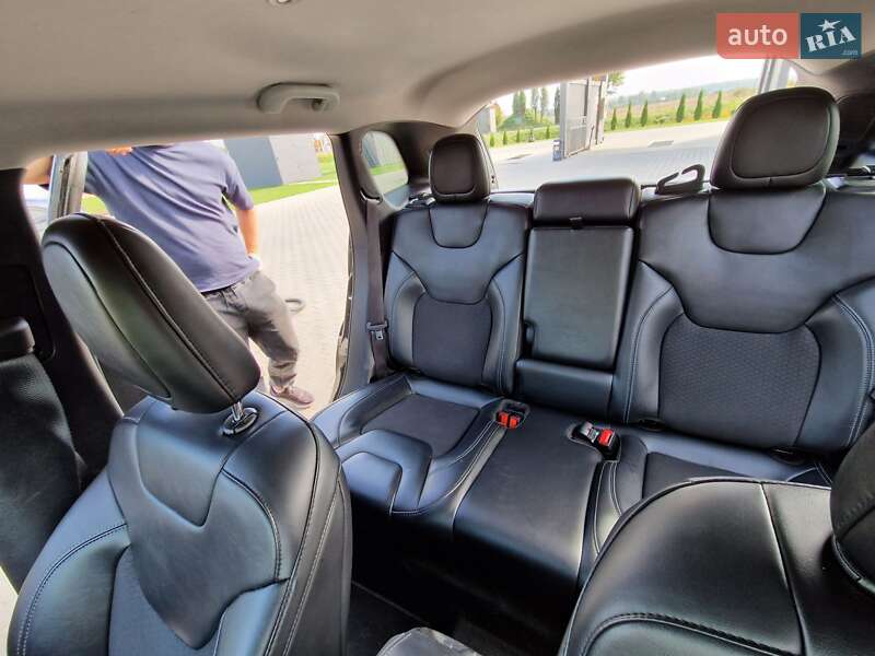 Позашляховик / Кросовер Jeep Cherokee 2019 в Львові