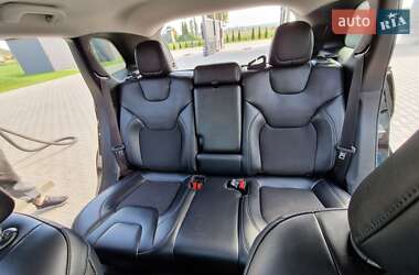 Позашляховик / Кросовер Jeep Cherokee 2019 в 