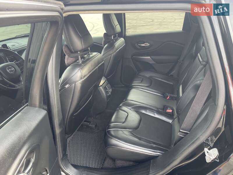 Внедорожник / Кроссовер Jeep Cherokee 2018 в Киеве фото 14 Внедорожник / Кроссовер Jeep Cherokee 2018 в Киеве