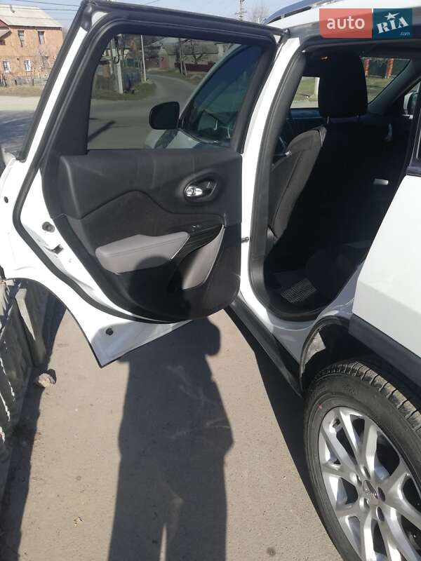 Позашляховик / Кросовер Jeep Cherokee 2013 в Вінниці