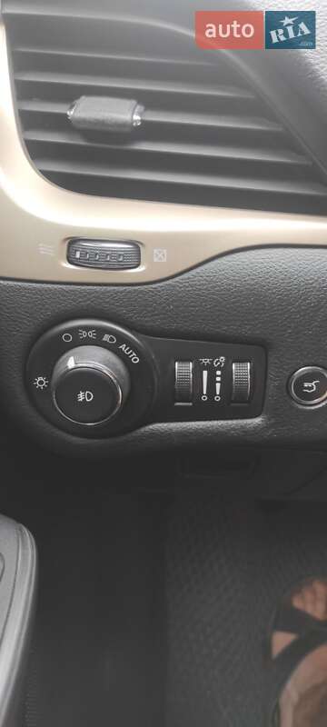 Внедорожник / Кроссовер Jeep Cherokee 2015 в Каменец-Подольском фото 9 Внедорожник / Кроссовер Jeep Cherokee 2015 в Каменец-Подольском