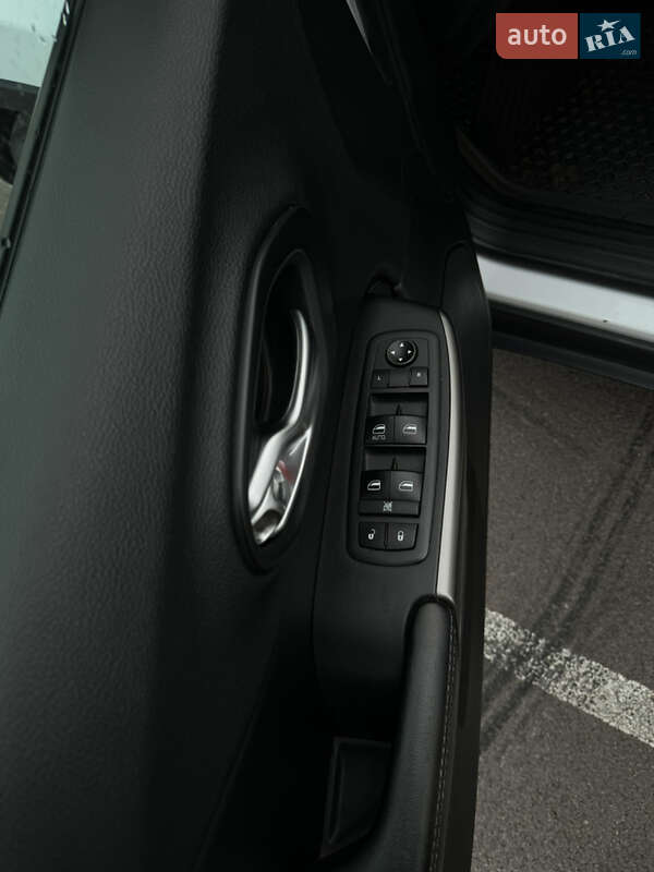 Внедорожник / Кроссовер Jeep Cherokee 2020 в Ровно