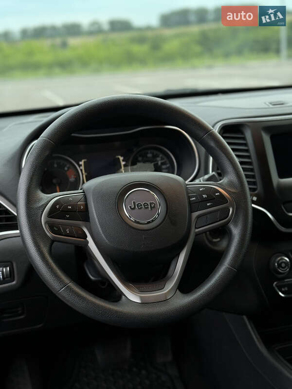 Внедорожник / Кроссовер Jeep Cherokee 2020 в Ровно
