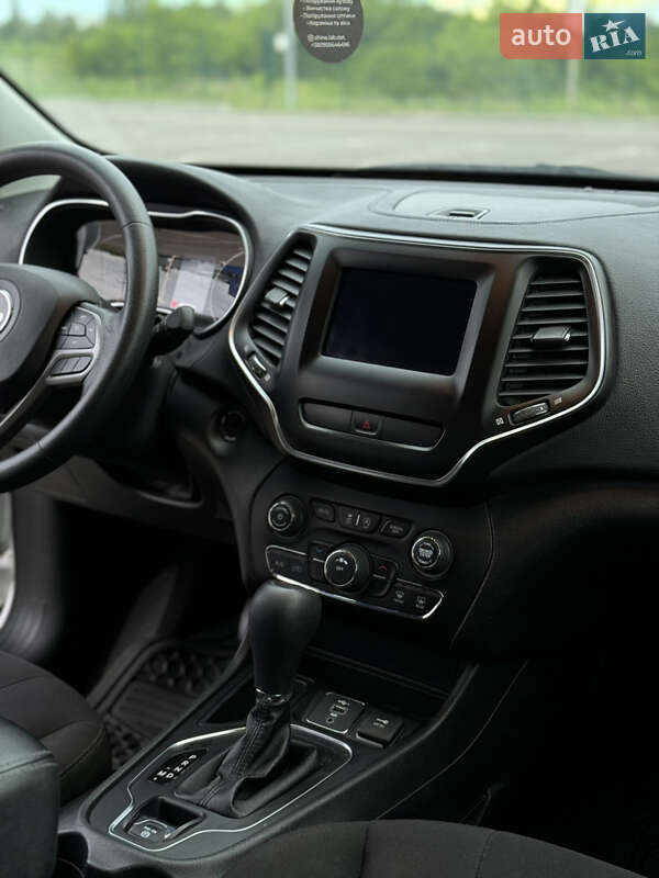 Внедорожник / Кроссовер Jeep Cherokee 2020 в Ровно