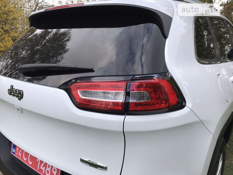 Внедорожник / Кроссовер Jeep Cherokee 2015 в Киеве