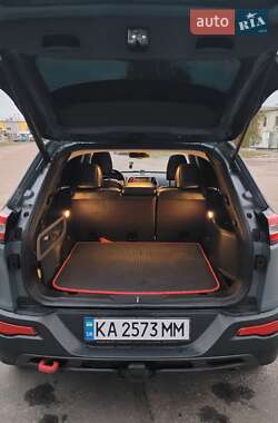 Внедорожник / Кроссовер Jeep Cherokee 2014 в 