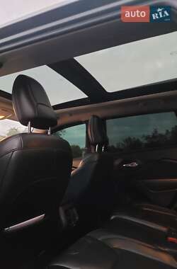 Внедорожник / Кроссовер Jeep Cherokee 2014 в 