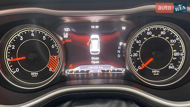 Внедорожник / Кроссовер Jeep Cherokee 2015 в Киеве