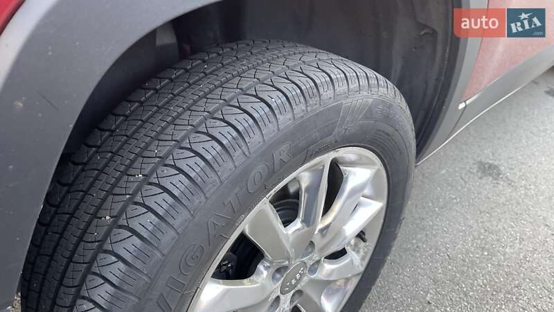 Внедорожник / Кроссовер Jeep Cherokee 2015 в Киеве