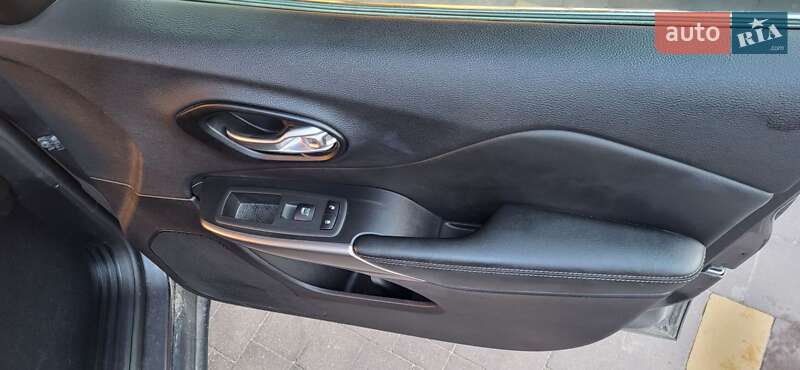 Позашляховик / Кросовер Jeep Cherokee 2021 в Києві