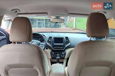 Внедорожник / Кроссовер Jeep Cherokee 2018 в 