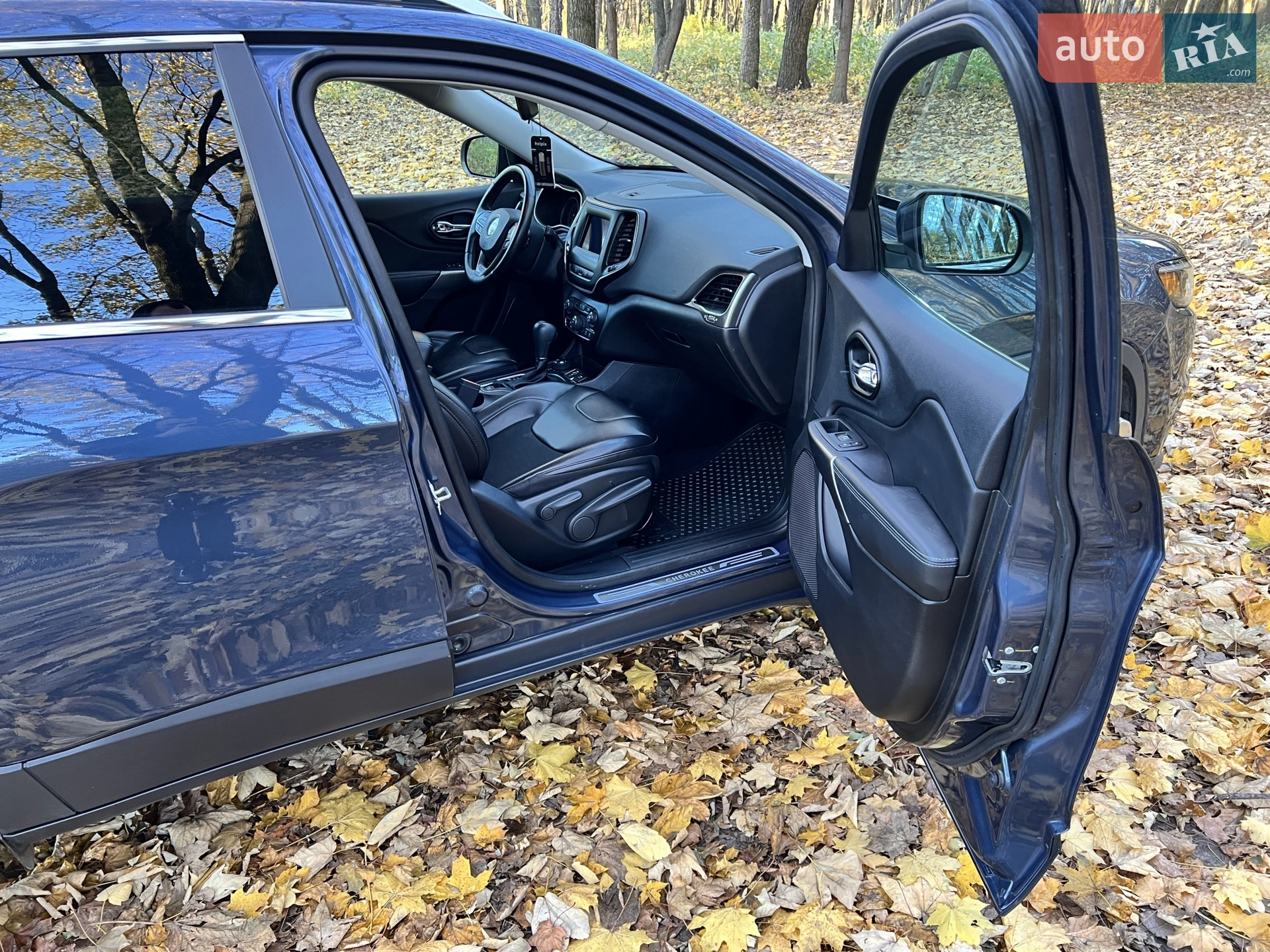 2020 Jeep Cherokee - мініатюра 6