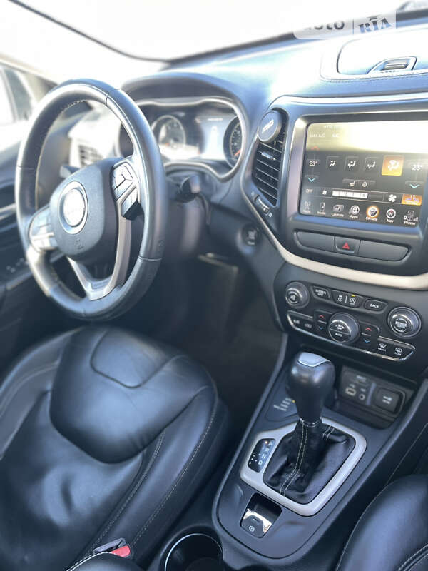 Внедорожник / Кроссовер Jeep Cherokee 2015 в Киеве фото 12 Внедорожник / Кроссовер Jeep Cherokee 2015 в Киеве
