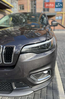 Позашляховик / Кросовер Jeep Cherokee 2021 в 