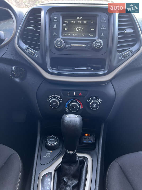 Внедорожник / Кроссовер Jeep Cherokee 2014 в Тернополе фото 16 Внедорожник / Кроссовер Jeep Cherokee 2014 в Тернополе