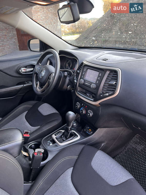 Внедорожник / Кроссовер Jeep Cherokee 2014 в Тернополе фото 18 Внедорожник / Кроссовер Jeep Cherokee 2014 в Тернополе