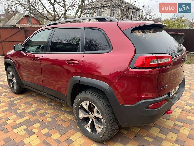 Внедорожник / Кроссовер Jeep Cherokee 2015 в Киеве