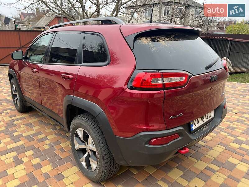 Внедорожник / Кроссовер Jeep Cherokee 2015 в Киеве