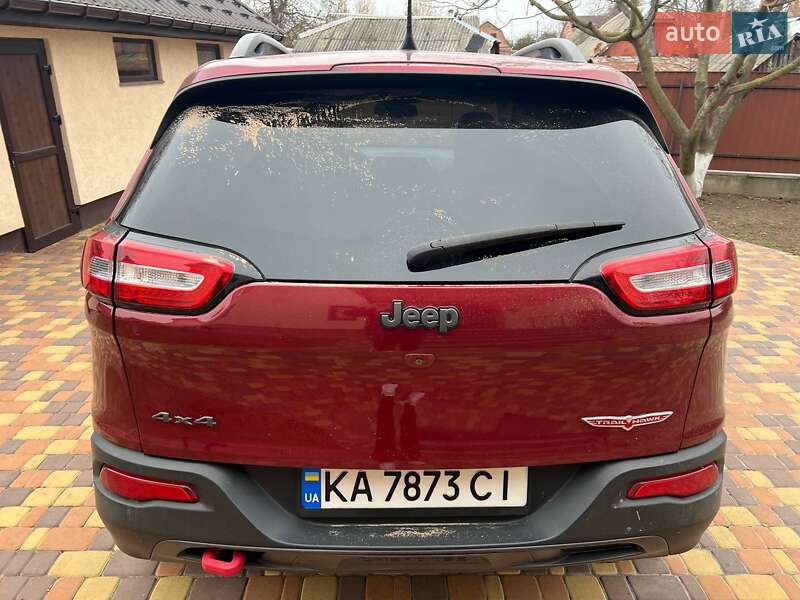 Внедорожник / Кроссовер Jeep Cherokee 2015 в Киеве
