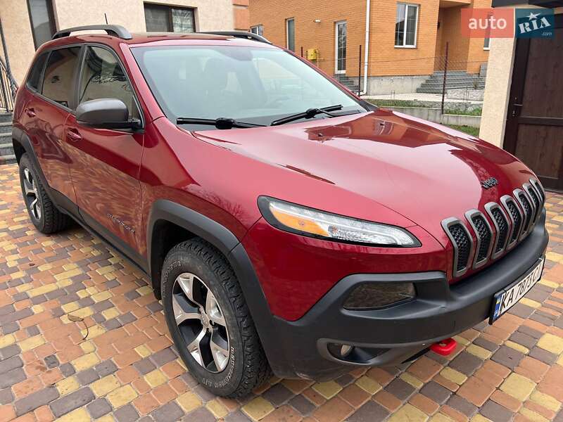 Внедорожник / Кроссовер Jeep Cherokee 2015 в Киеве