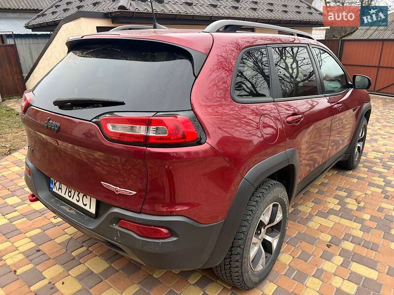 Внедорожник / Кроссовер Jeep Cherokee 2015 в Киеве
