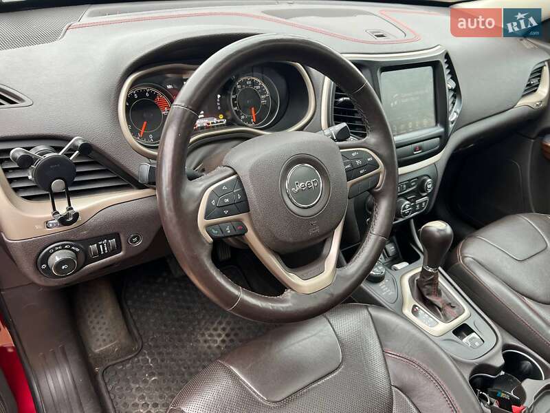 Внедорожник / Кроссовер Jeep Cherokee 2015 в Киеве