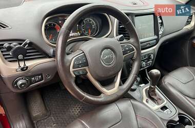 Внедорожник / Кроссовер Jeep Cherokee 2015 в 