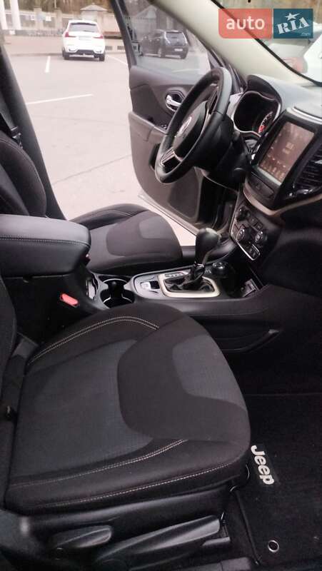 Позашляховик / Кросовер Jeep Cherokee 2015 в Вінниці