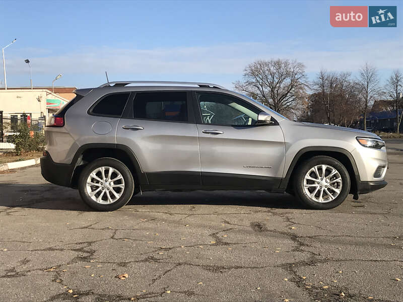 Позашляховик / Кросовер Jeep Cherokee 2019 в Києві