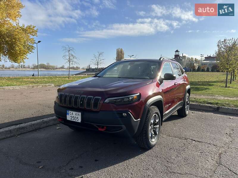 Внедорожник / Кроссовер Jeep Cherokee 2019 в 