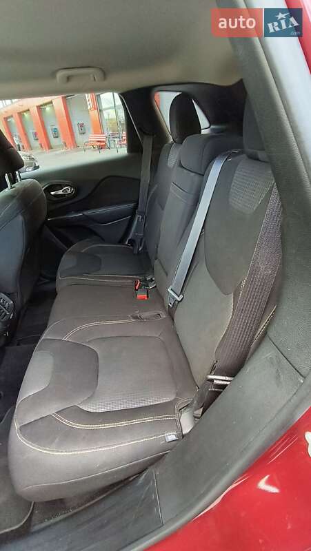 Внедорожник / Кроссовер Jeep Cherokee 2015 в Днепре